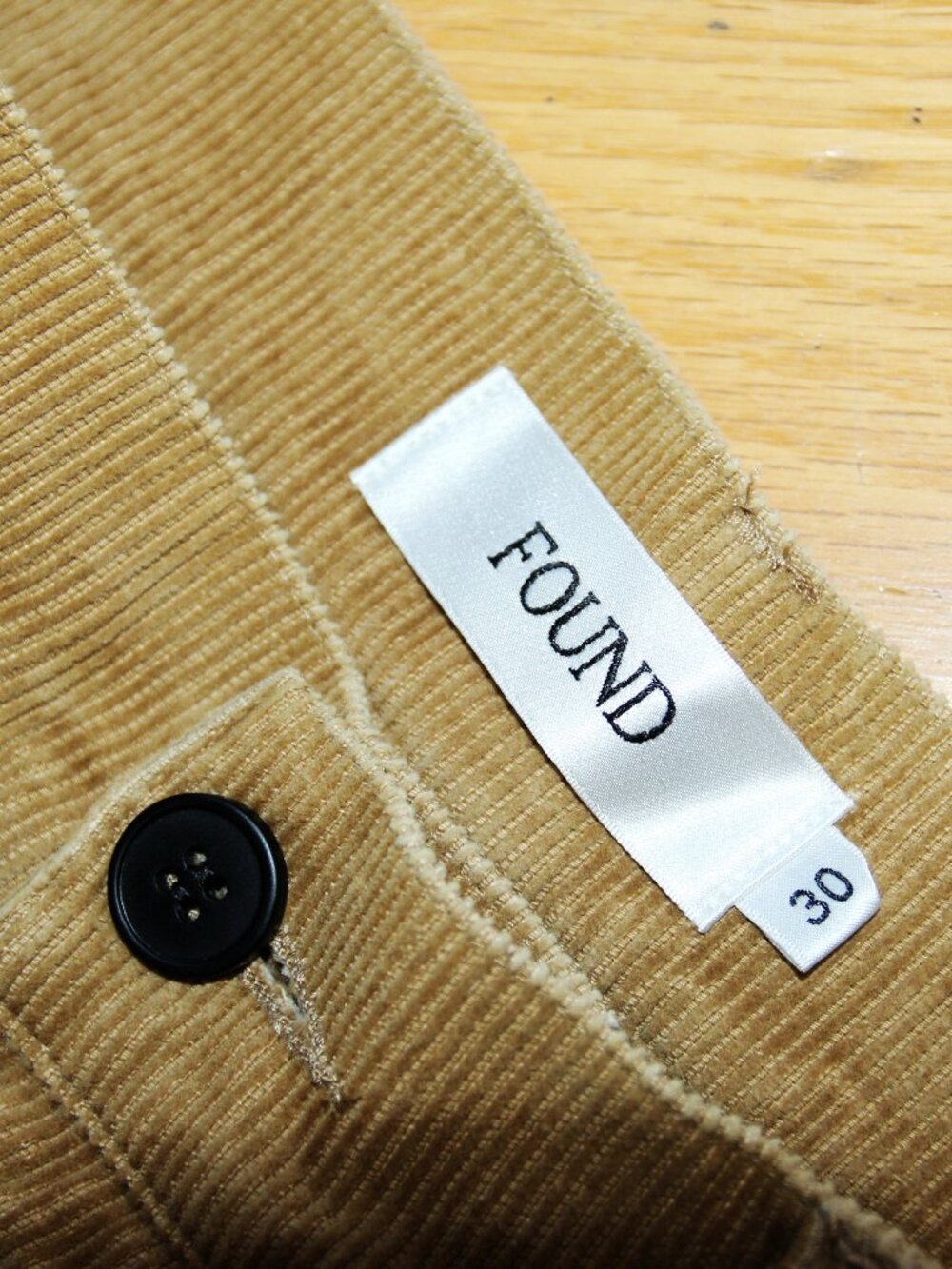BNWT AW25 FOUND PLEATED CORDUROY PANTS 30 - Picture 8 of 12